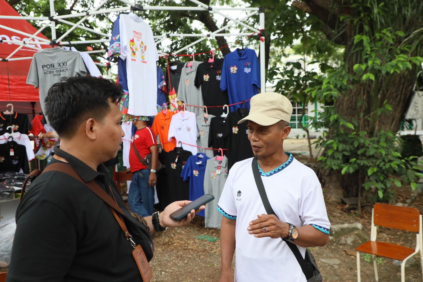 Buka Stan di Sekitar Stadion Harapan Bangsa, Pedagang Harap Raup Rezeki di PON XXI Aceh-Sumut