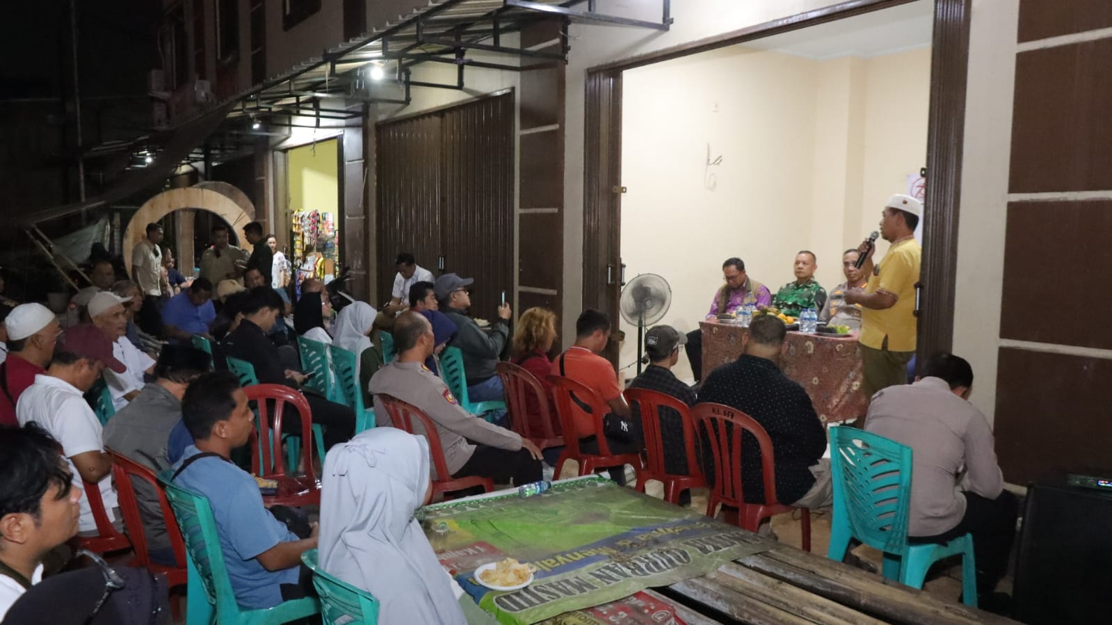 Kapolres Metro Jaktim ngopi Kamtibmas bersama warga di Jatinegara