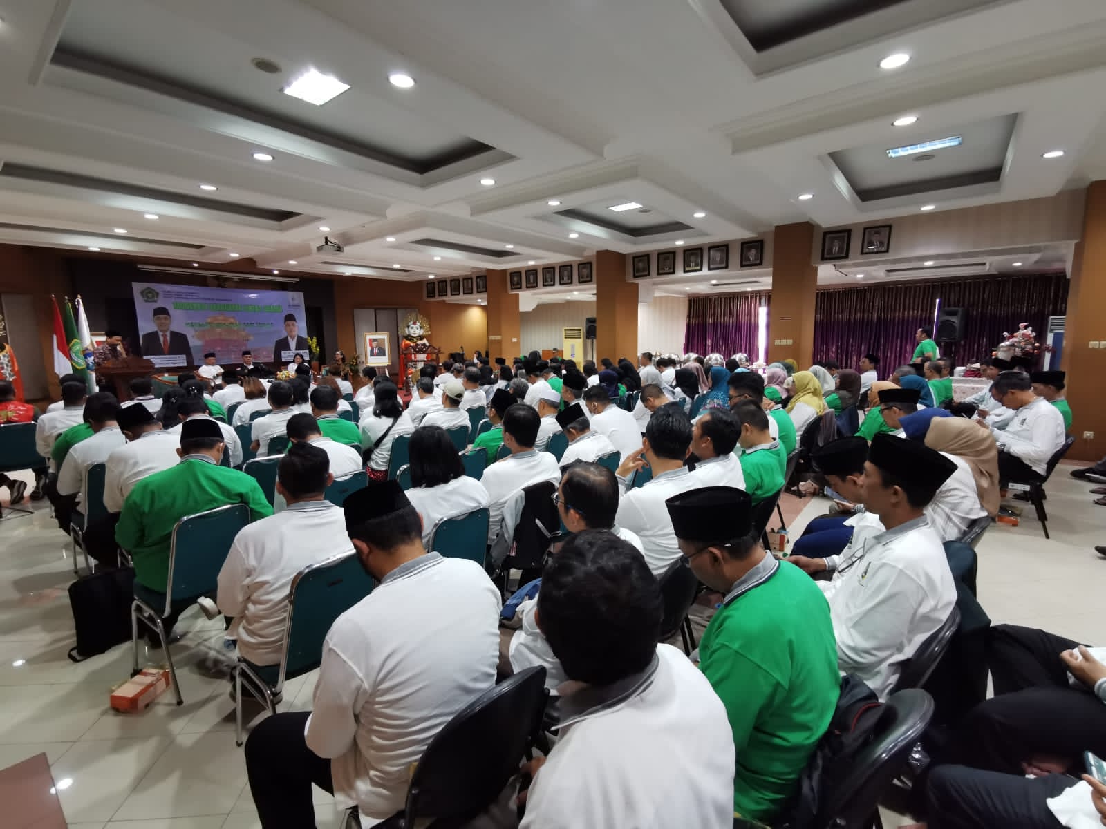 Wamenag Buka Seminar Pusbimdik Khonghucu dengan Tema Moderasi Beragama Lintas Agama
