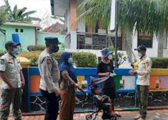 Disiplinkan Warga Taat ProKes, Polsek Kep Seribu Selatan Gelar Ops Yustisi Gabungan di 2 Pulau Pemukiman