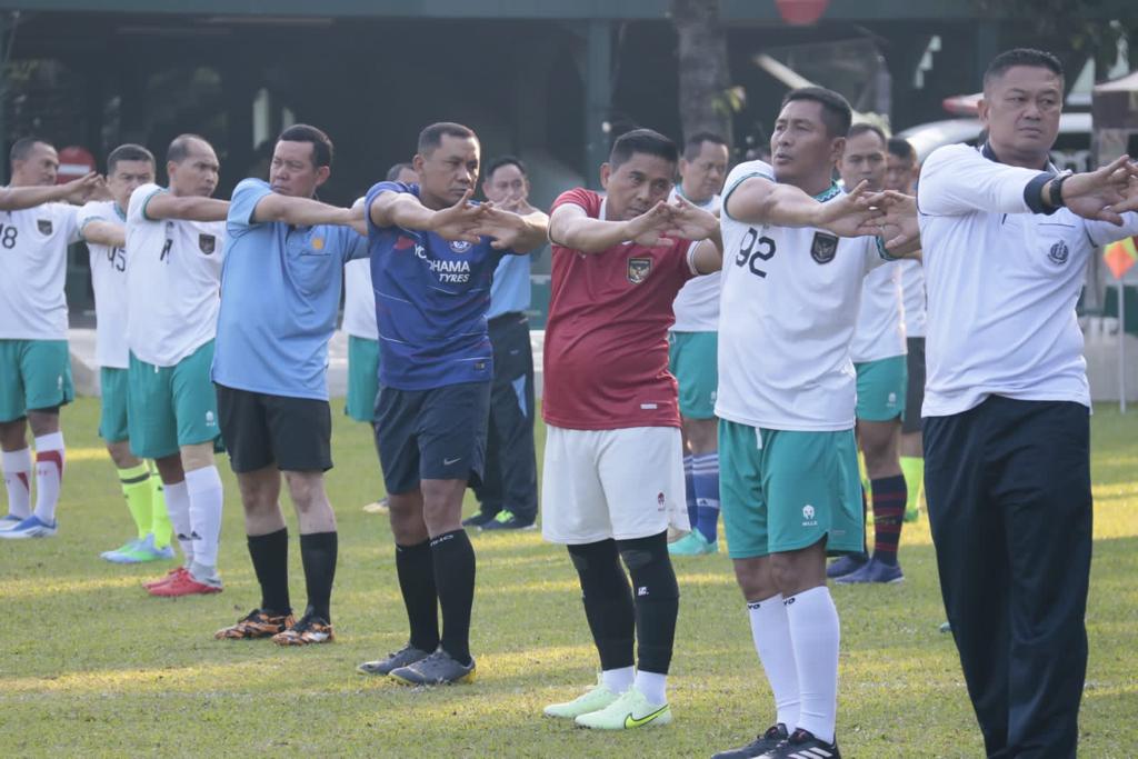 Perkuat Soliditas TNI Polri Polda Metro Jaya Dan Kodam Jaya Gelar Olahraga Bersama