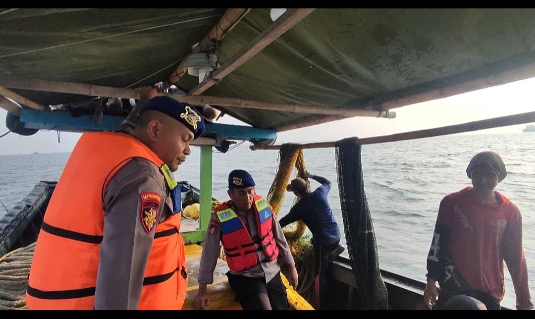 Tim Patroli Polair Polres Kepulauan Seribu Memastikan Keamanan Laut dengan Patroli ke Pulau Wisata Bidadari