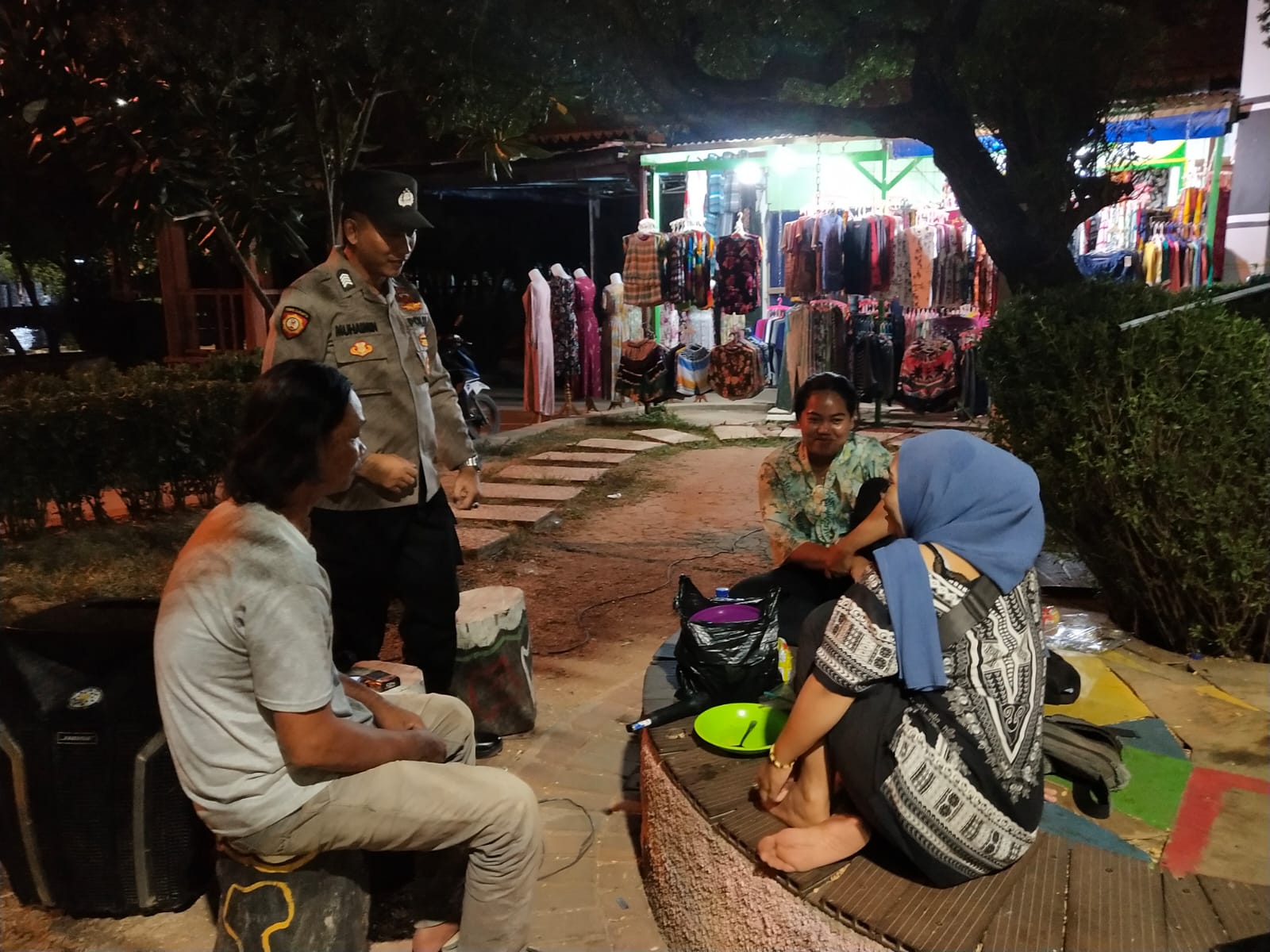 Patroli Malam Polsek Kepulauan Seribu Selatan: Mencegah Hoax dan Dukung Kolaborasi Warga dalam Menjaga Keamanan