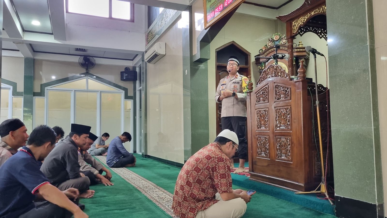 Cooling System Pasca Pemungutan Suara Pemilu 2024, Kapolsek Pondok Aren Sampaikan Tausiyah di Masjid Jami Al Ghafur.