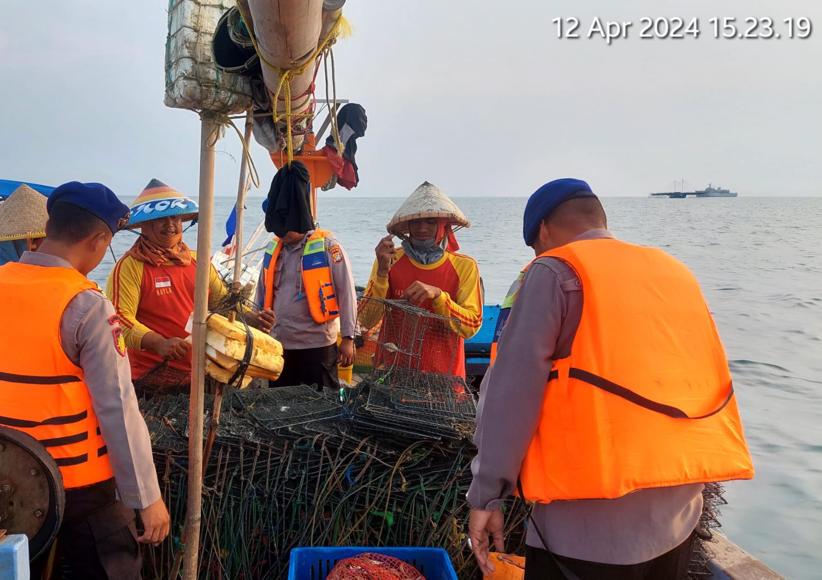 Patroli Satpolairud Polres Kepulauan Seribu: Giat Dialogis di Laut, Himbau Keselamatan Nelayan, dan Antisipasi Kejahatan