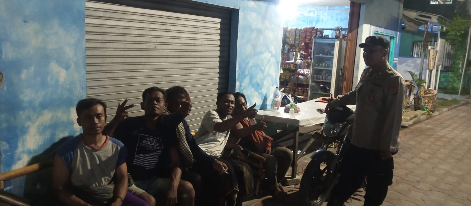 Patroli Malam Pulau Untung Jawa Cegah Kenakalan Remaja