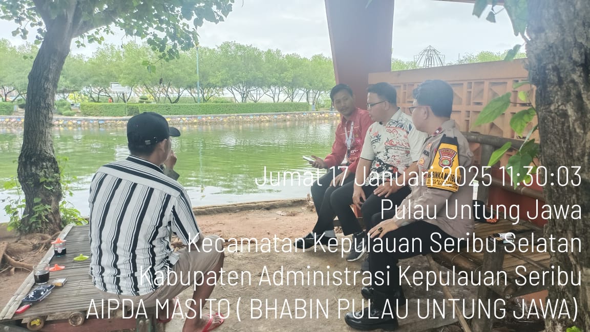 Bhabinkamtibmas Pulau Untung Jawa Sambangi Warga, Tegaskan Pentingnya Sinergi dalam Menjaga Kamtibmas