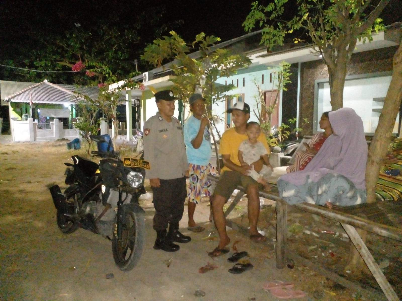 Polsek Kepulauan Seribu Selatan Giat Patroli Malam: Memastikan Keamanan dan Menerima Masukan Warga untuk Perbaikan Pelayanan