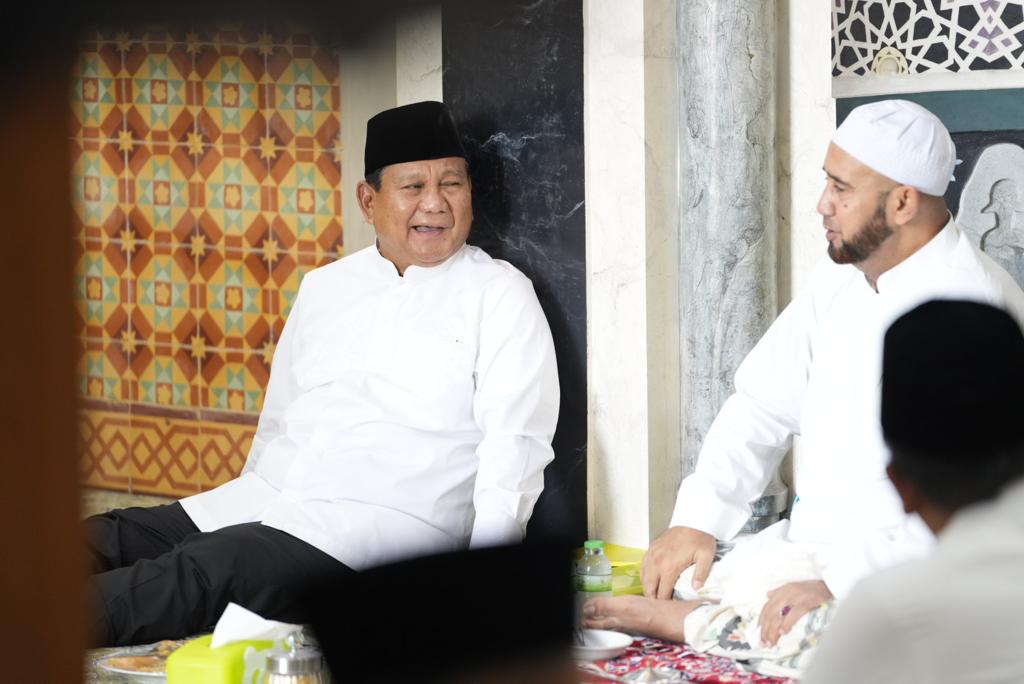 Silaturahmi Lebaran, Habib Syech Berpesan ke Prabowo untuk Terus Jaga Persatuan dan Kesatuan Bangsa