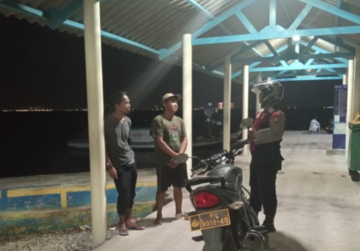 Polsek Kepulauan Seribu Selatan Gencarkan Patroli Malam Dialogis, Cegah Premanisme Lewat Operasi Berantas Jaya