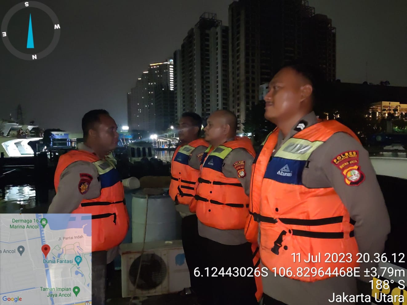 Satuan Polair Polres Kepulauan Seribu Gelar Patroli Laut Malam di Perairan Pulau Ayer untuk Antisipasi Tindak Kejahatan