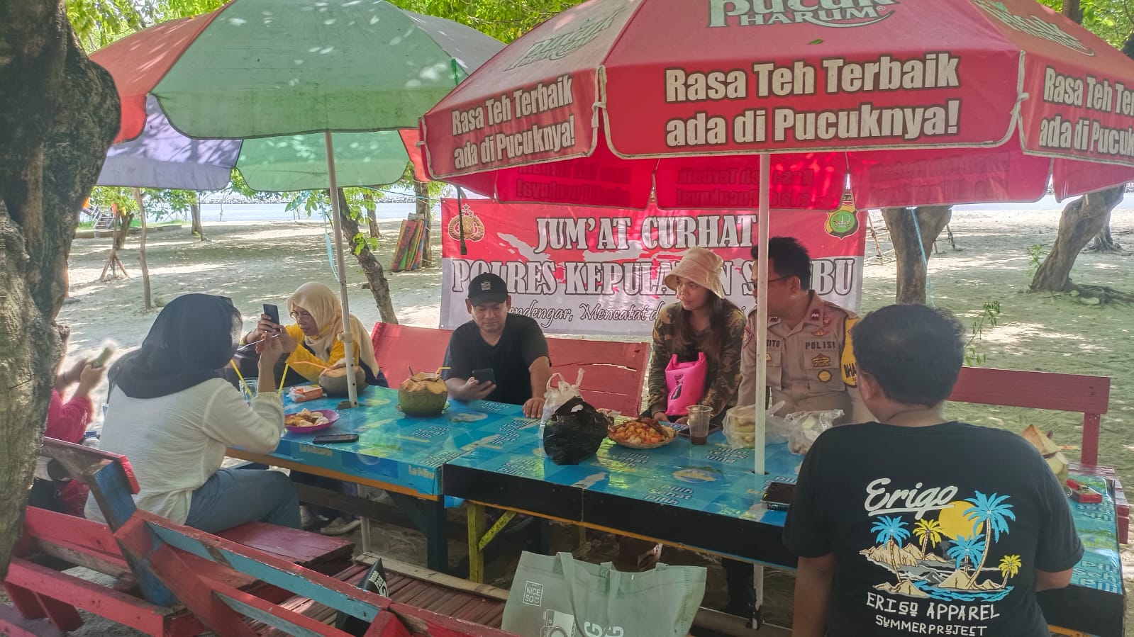 Bhabinkamtibmas Pulau Untung Jawa Galang Dukungan Bersama dalam Mengatasi Masalah Nelayan Luar