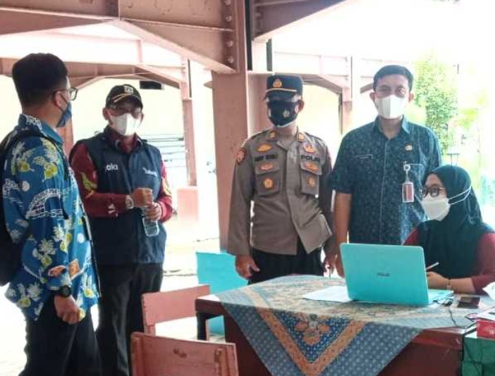 Gelar Vaksinasi Dosis 3 di Pulau Kelapa, Polsek Kep Seribu Utara Maksimalkan Capaian Vaksinasi Booster