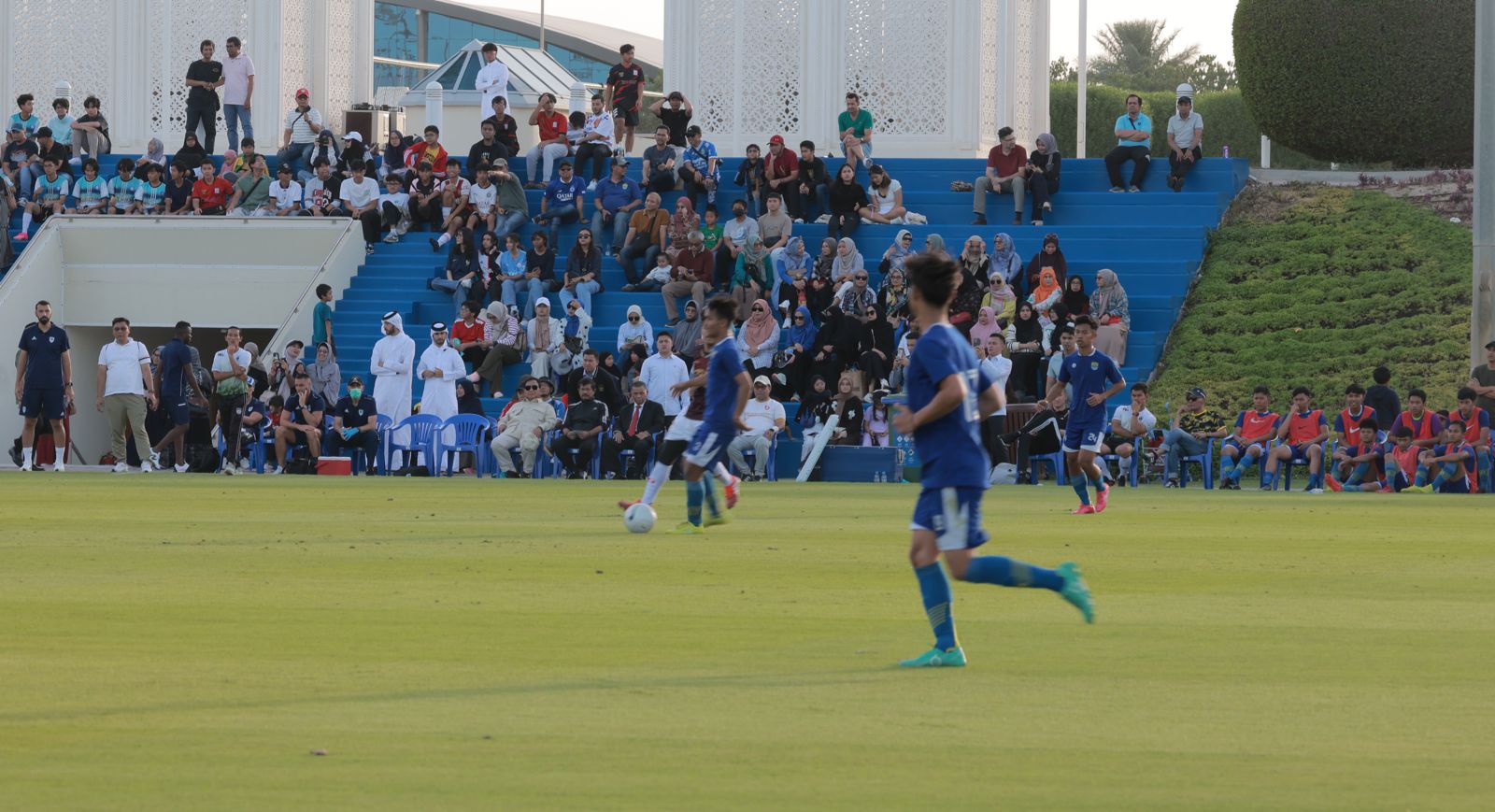 Prabowo Saksikan Pertandingan Persahabatan Tim U-17 Persib vs Anak Muda Indonesia di Aspire Academy Qatar