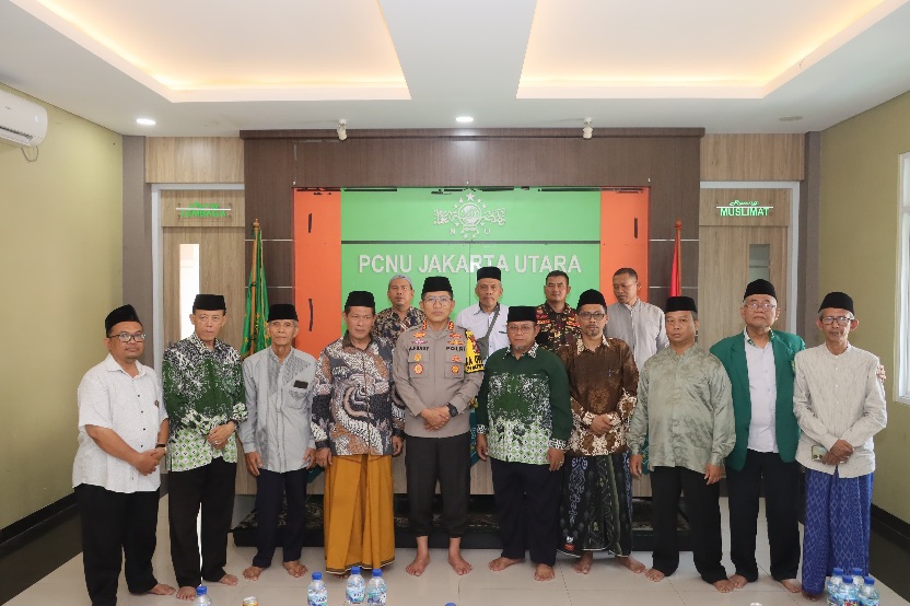 Kapolres Metro Jakarta Utara Silaturahmi Kediaman Habib Abdullah Bin Alwi Al Atthas, Pimpinan Majelis Ta'lim Wattaddzikir Qodrulatthas