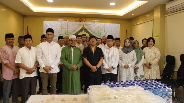 Kapolres Kepulauan Seribu Sambut Hari Raya dengan Sholat Idul Fitri dan Halal Bi Halal di Masjid Baitul Jannah