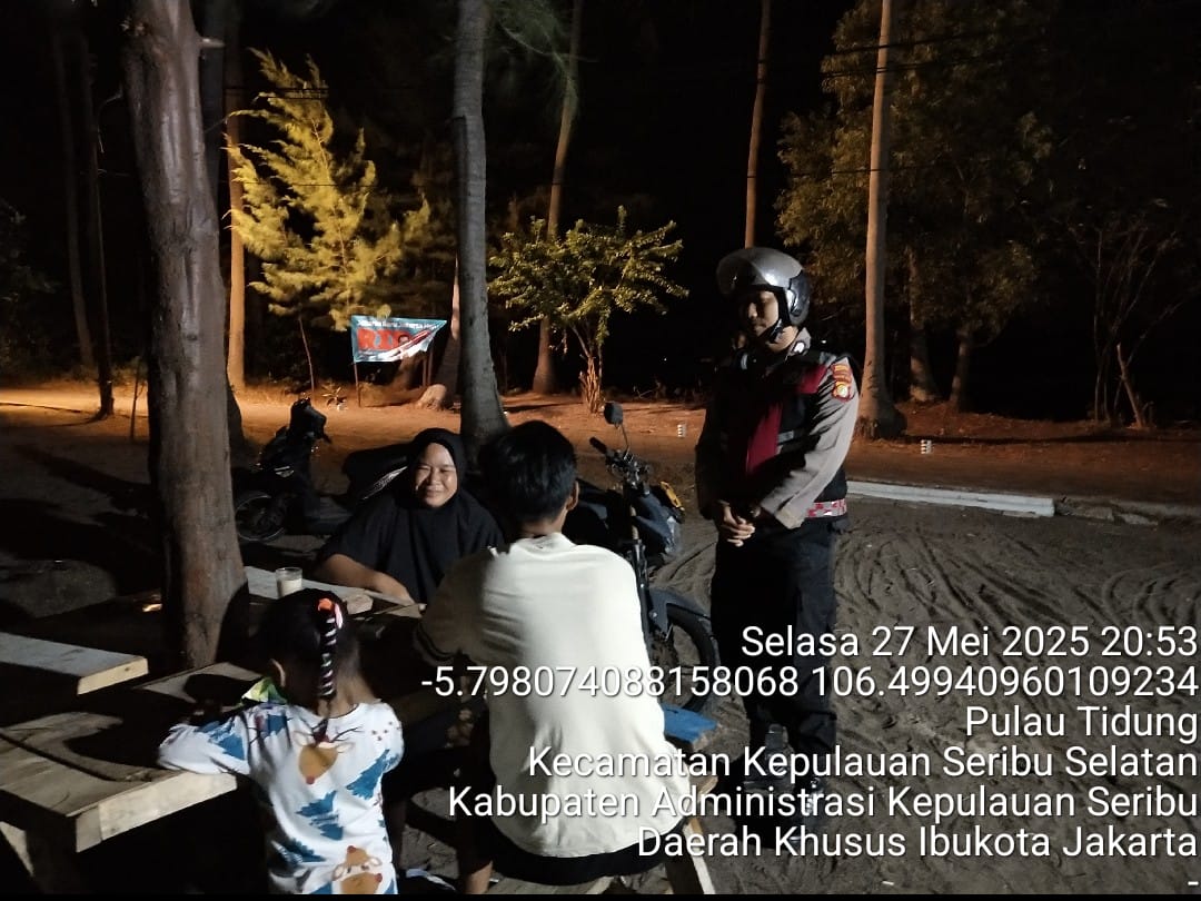 Polisi Humanis, Polsek Kepulauan Seribu Selatan Patroli Malam Sampaikan Imbauan Kamtibmas