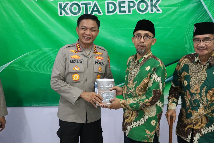 KAPOLRES METRO DEPOK DAN JAJARAN PJU BERSILATURAHMI DENGAN PD MUHAMMADIYAH KOTA DEPOK