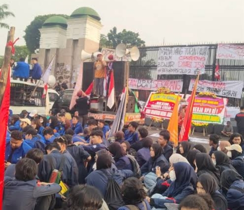 Aksi Demo Berlanjut Hari ini, Mahasiswa Trisakti Geruduk Istana Negara