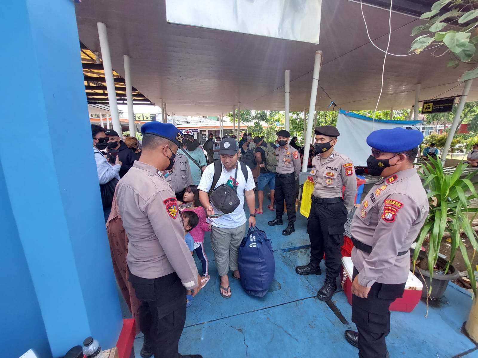 270 Penumpang Menyeberang Ke Pulau Seribu Setelah Mendapatkan Pengawasan Dari Polres Kep. Seribu