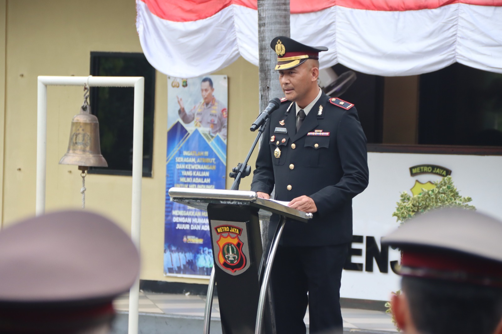 Polres Kepulauan Seribu Gelar Upacara Peringatan Hari Ibu ke-96 Tahun 2024 di Marina Ancol