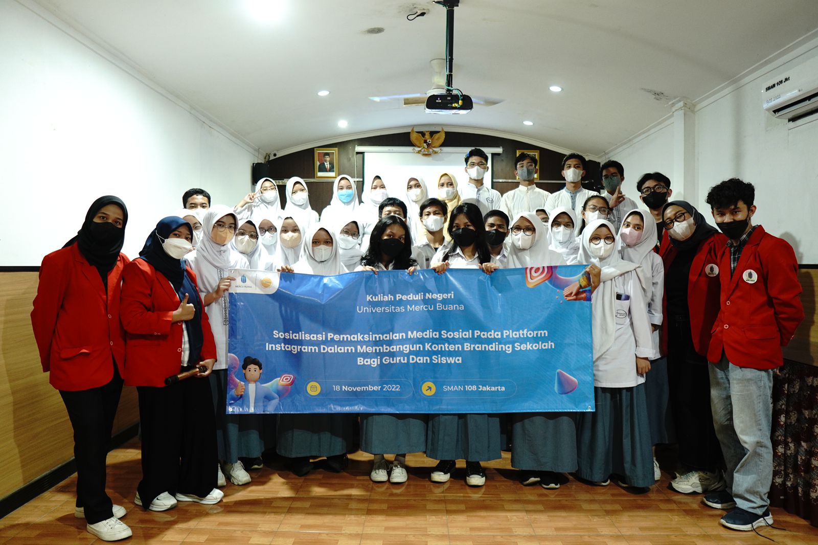 Kegiatan Kuliah Peduli Negeri Mahasiswa Digital komunikasi Universitas Mercu Buana di SMAN 108 Jakarta 