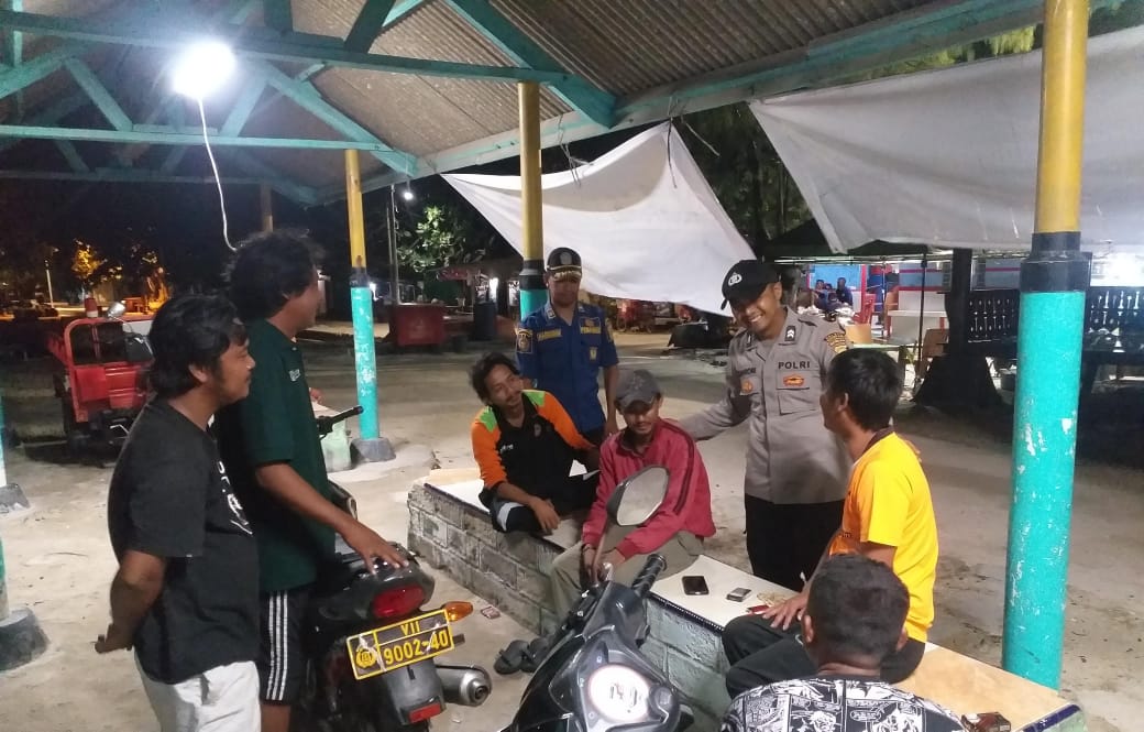 Polsek Kepulauan Seribu Selatan Gencar Lakukan Patroli Malam Dialogis dan Sambang di Pulau Tidung Menjelang Pemilu 2024