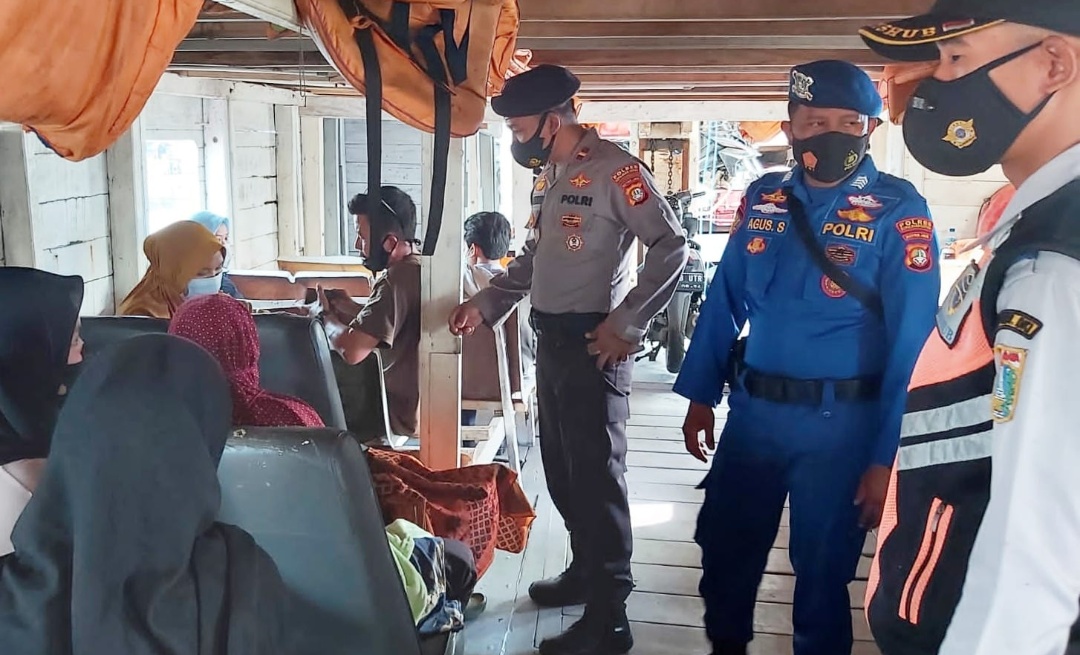 Akan ke Pulau Seribu, 122 Warga Dihimbau Taat ProKes oleh Personel Polres Kep Seribu