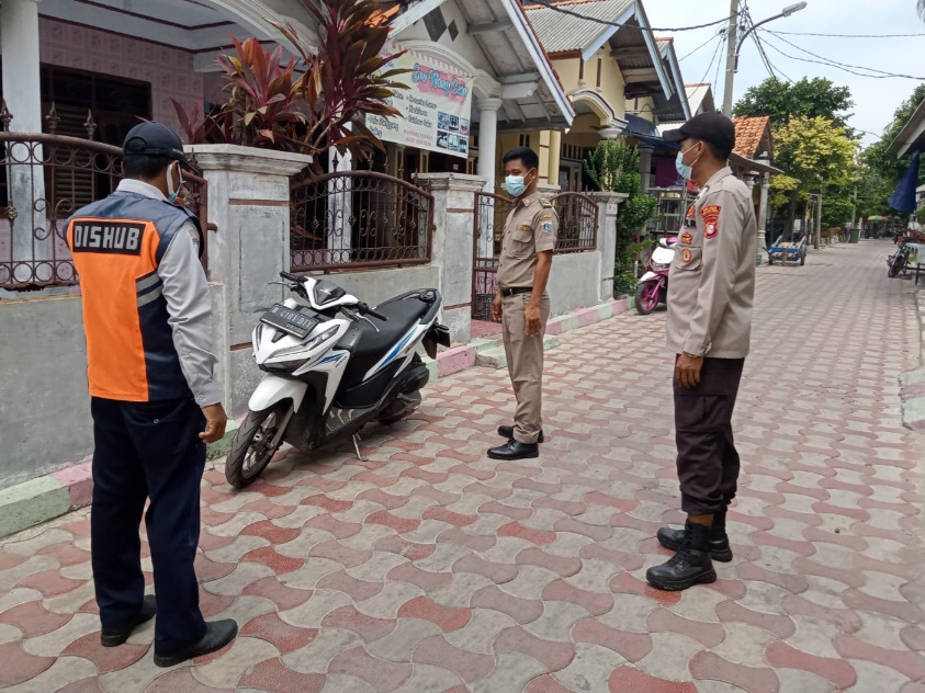 Tertibkan Parkir dan Pedagang, Polsek Kepulauan Seribu Selatan Gandeng Instansi Terkait