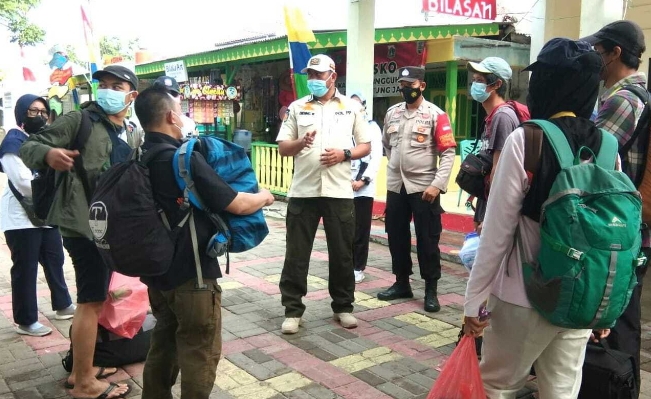 Polsek Kep Seribu Selatan Gelar Ops Yustisi Gabungan di Pulau Untung Jawa Dapati 7 Pelanggar ProKes