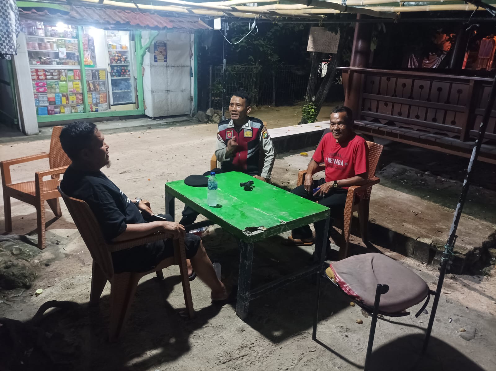Patroli Malam Polsek Kepulauan Seribu Selatan: Antisipasi Gangguan Kamtibmas Pasca Pemilu 2024