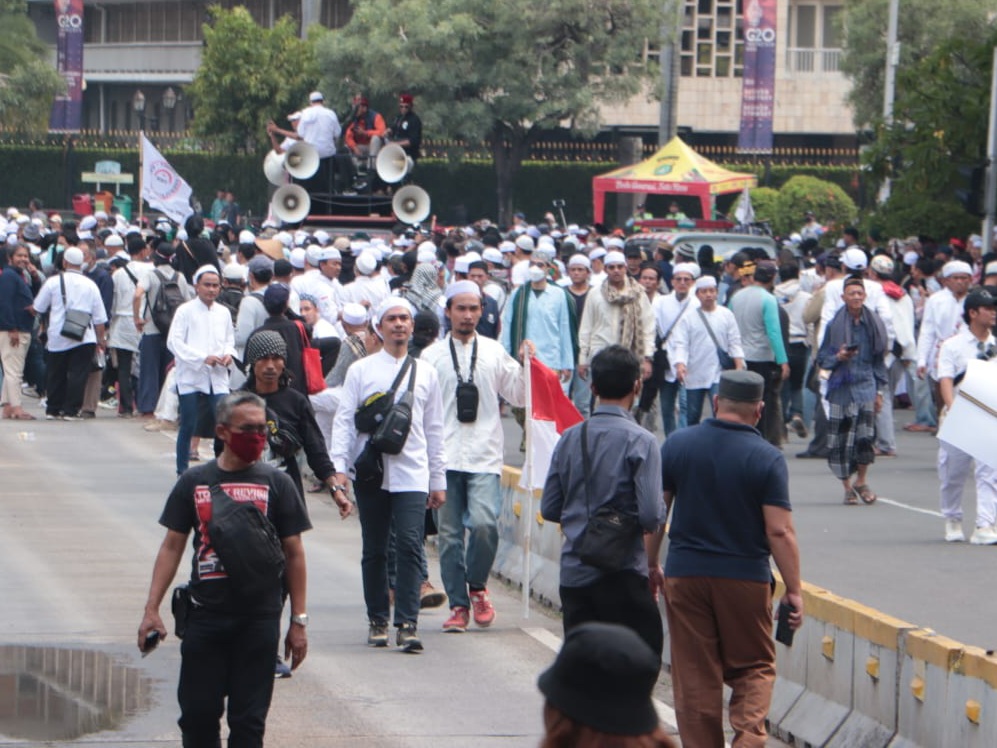 Aksi Unjuk Rasa Dari Gerakan Nasional Pembela Rakyat (GNPR) di Patung Kuda Berlangsung Aman Dan Tertib