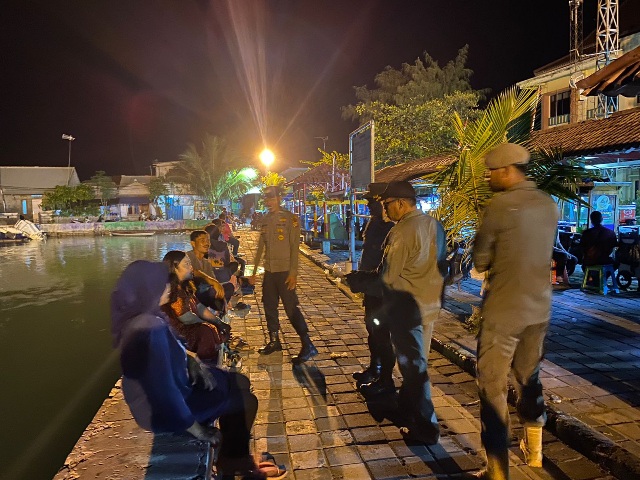 Patroli Malam Presisi Polsek Kepulauan Seribu Dalam Rangka Pencegahan Kenakalan Anak Remaja 