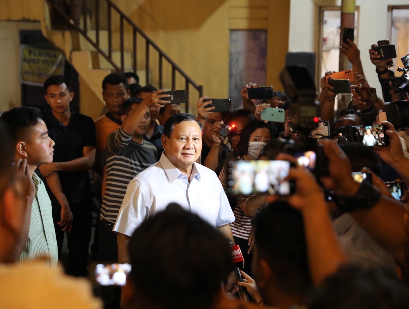 Survei Denny JA: Prabowo Unggul di Pemilih Muda