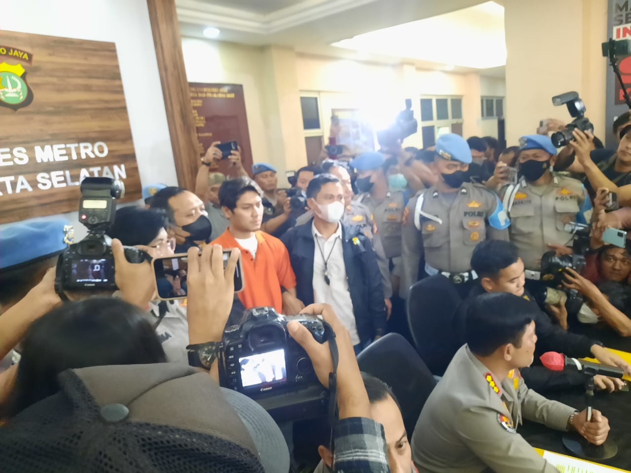 Rizky Billar Ditahan Setelah Ditetapkan Sebagai Tersangka Dalam Kasus KDRT