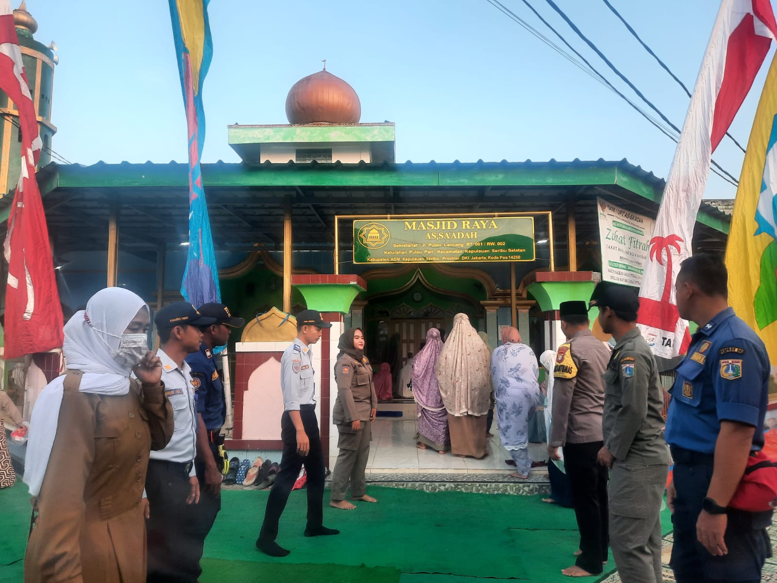 Polsek Kepulauan Seribu Selatan Memberikan Pengamanan Pelaksanaan Sholat Idul Fitri 1444 Hijriah