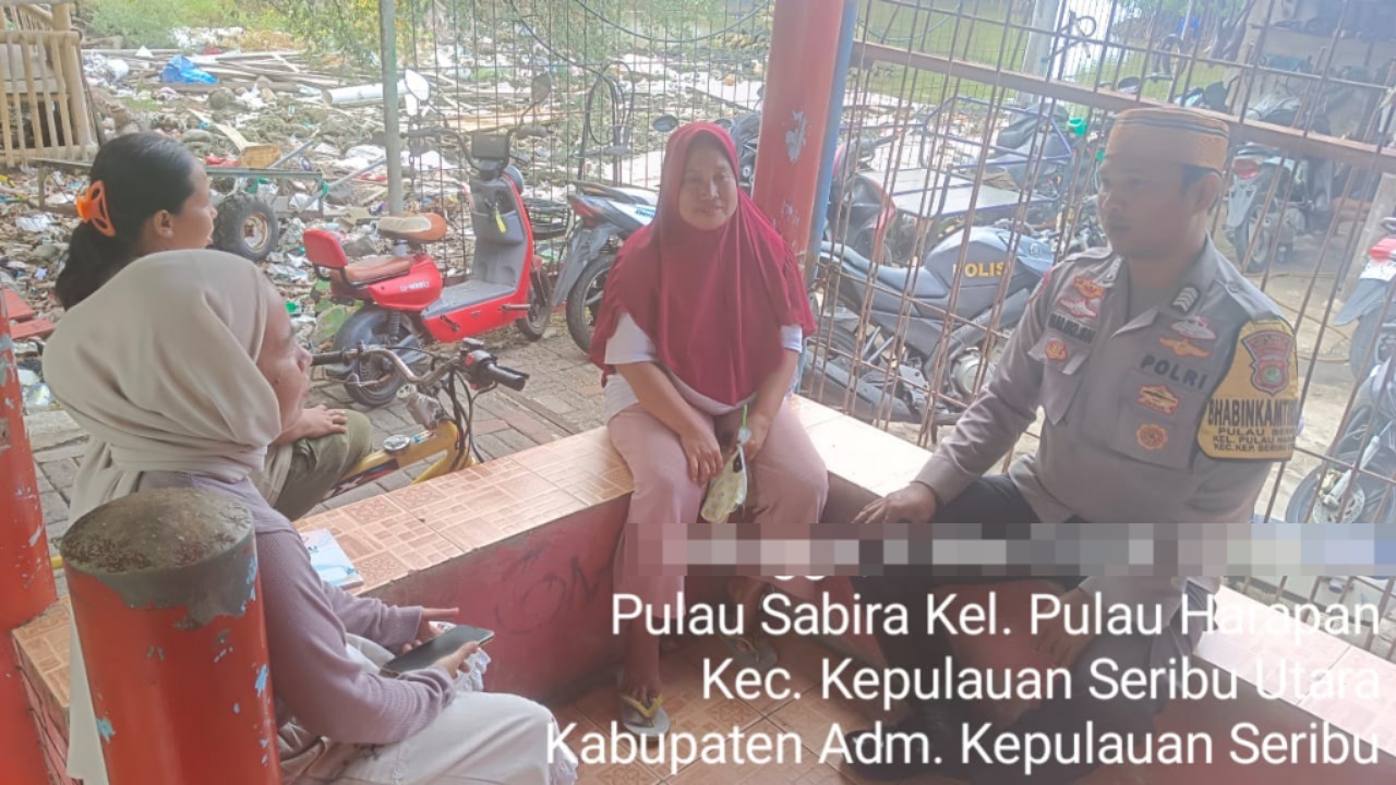 Bhabinkamtibmas Pulau Sabira Bripka Amirulloh Maliki Sosialisasikan Perlindungan Perempuan, Ajak Warga Ciptakan Kamtibmas Kondusif