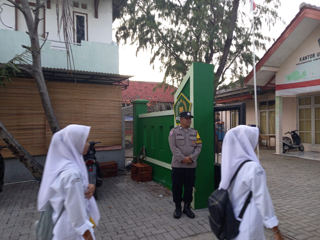 Polres Kepulauan Seribu Gelar Strong Point di Sekolah untuk Jaga Keamanan dan Ketertiban