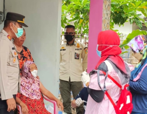 Tingkatkan Capaian Vaksin Dosis 3, Polsek Kep Seribu Selatan Gelar Vaksinasi Booster di 4 Lokasi