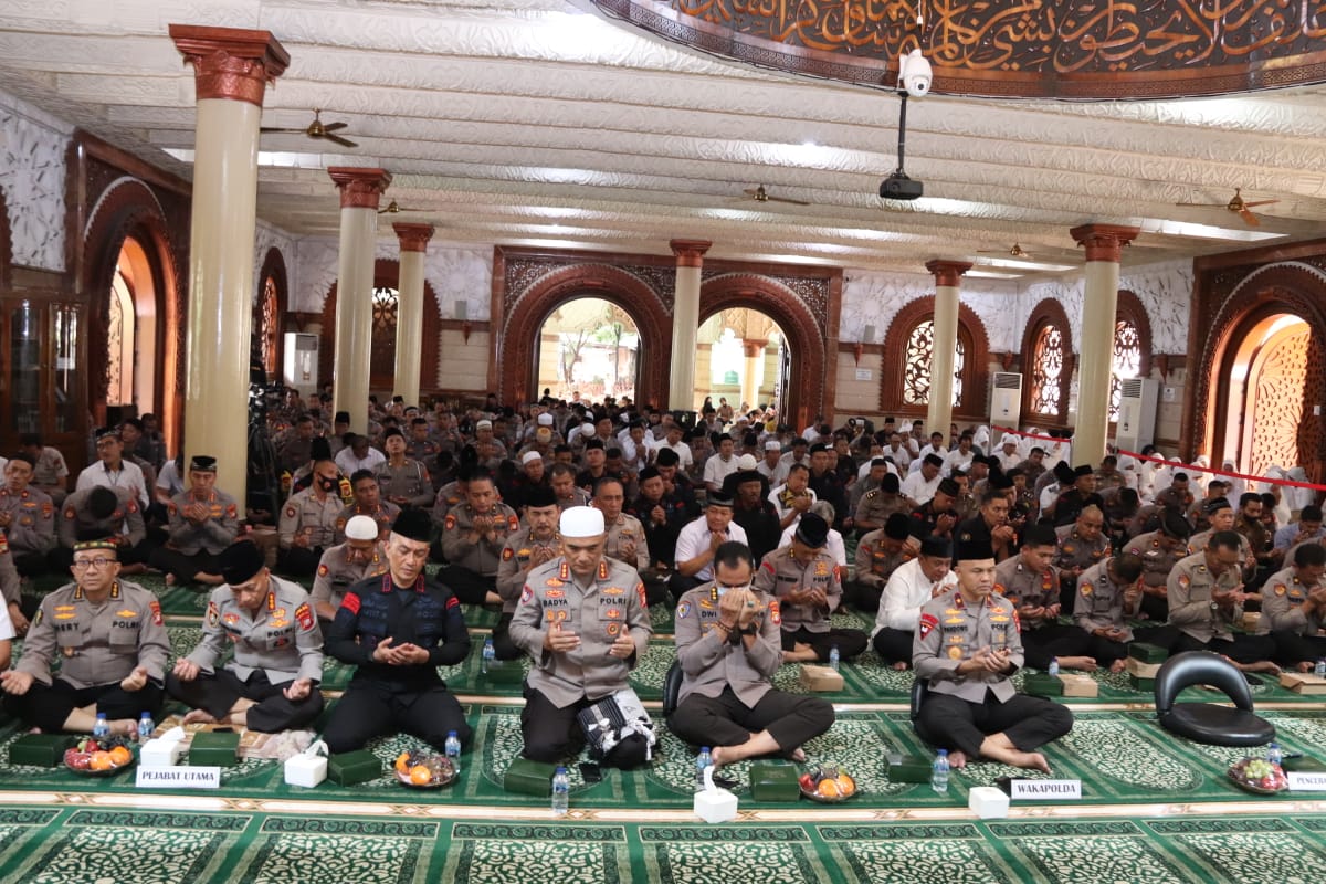 Wakapolda Metro Jaya Hadiri Peringatan Isra Mi'raj Nabi 1444 H di Masjid Al-Kautsar 