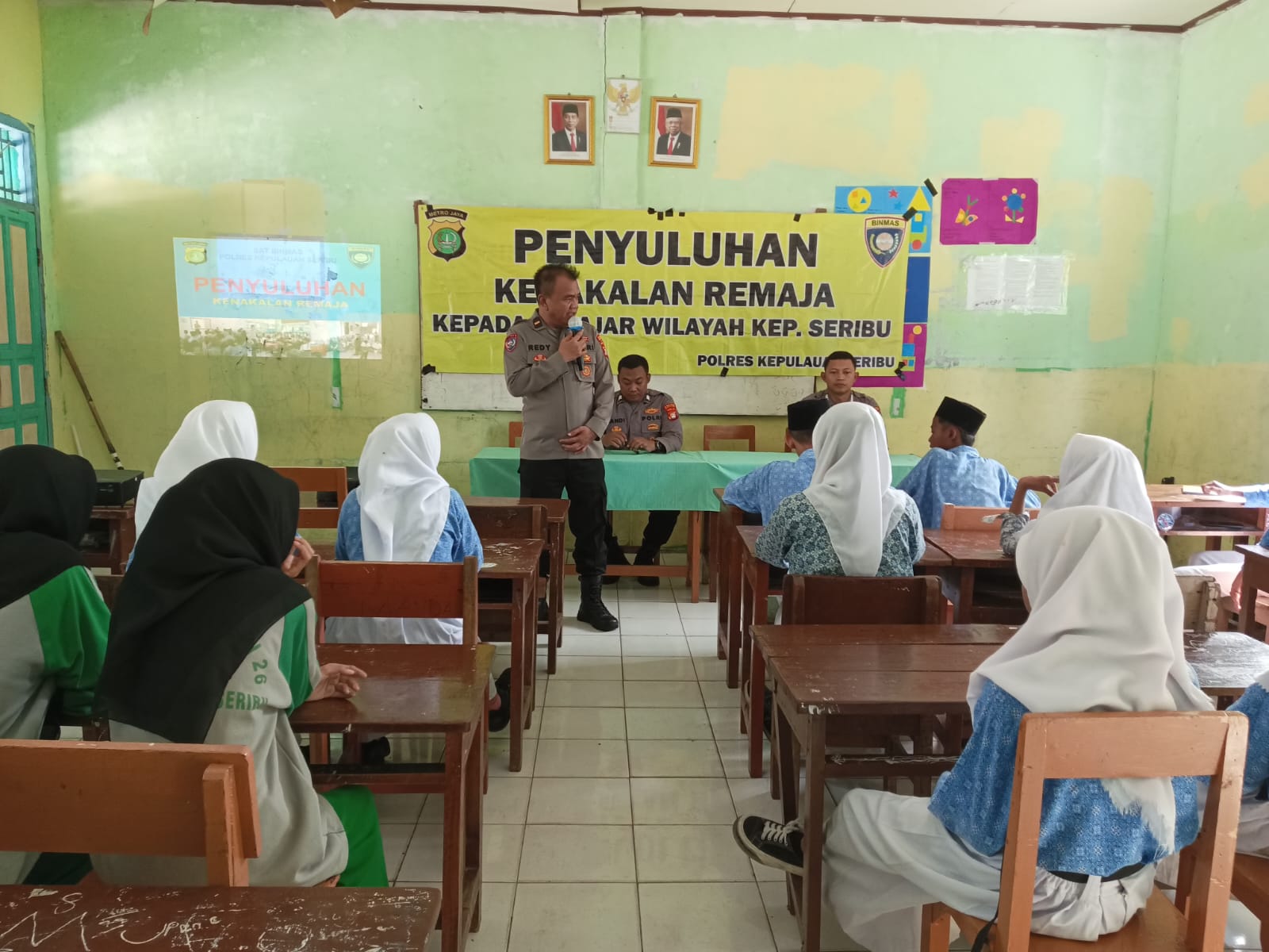 Satuan Binmas Polres Kepulauan Seribu Sosialisasikan Pencegahan Kenakalan Remaja dan Penyalahgunaan Narkoba di MTSN 26 Jakarta Pulau Harapan