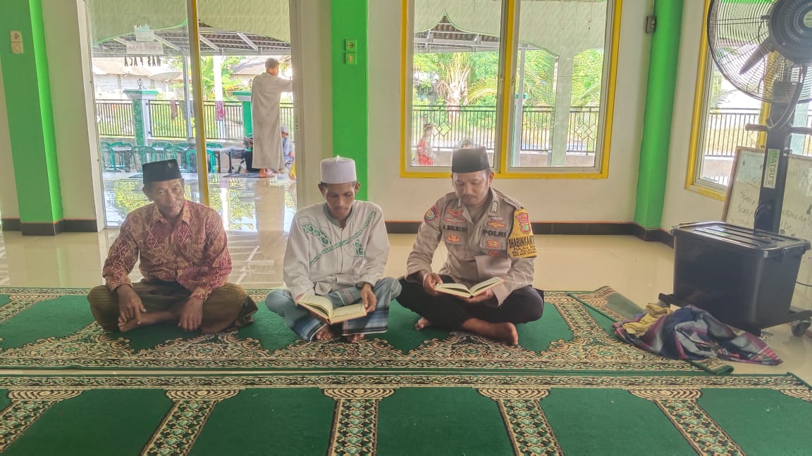 Bripka Amirullah Maliki Berperan Aktif dalam Memperkuat Keharmonisan Umat: Giat Hataman dan Tadarus Al-Qur'an di Pulau Sabira